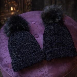🖤 Black Chenille Pom Pom Beanie Set (2) | Fleece Lined & Faux Fur Tops✨